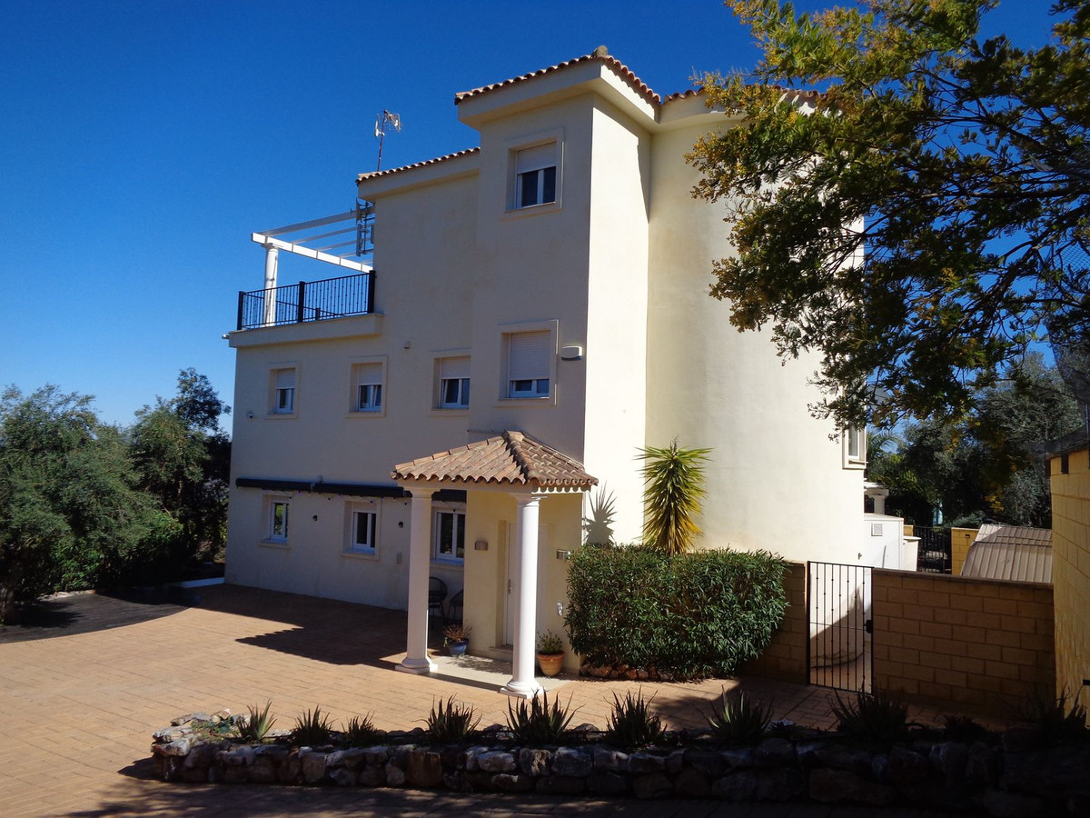 4 Bed Townhouse for sale in Alhaurín De La Torre Costa Del Sol, Málaga, Spain