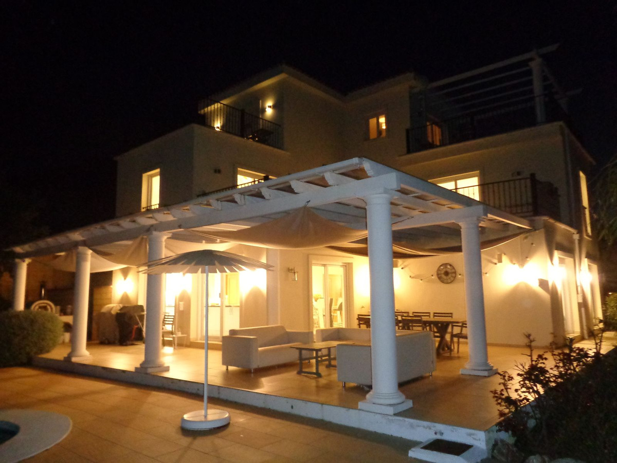 4 Bed Townhouse for sale in Alhaurín De La Torre Costa Del Sol, Málaga, Spain