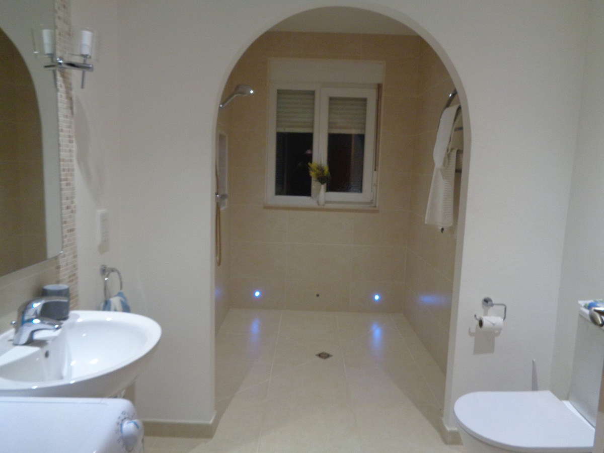 4 Bed Townhouse for sale in Alhaurín De La Torre Costa Del Sol, Málaga, Spain