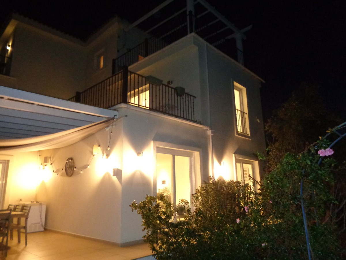 4 Bed Townhouse for sale in Alhaurín De La Torre Costa Del Sol, Málaga, Spain