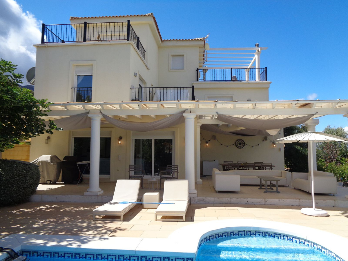 4 Bed Townhouse for sale in Alhaurín De La Torre Costa Del Sol, Málaga, Spain