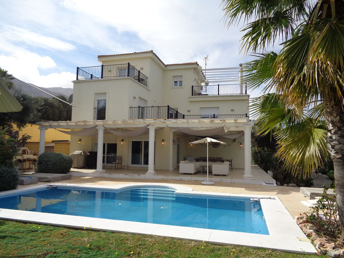 4 Bed Townhouse for sale in Alhaurín De La Torre Costa Del Sol, Málaga, Spain