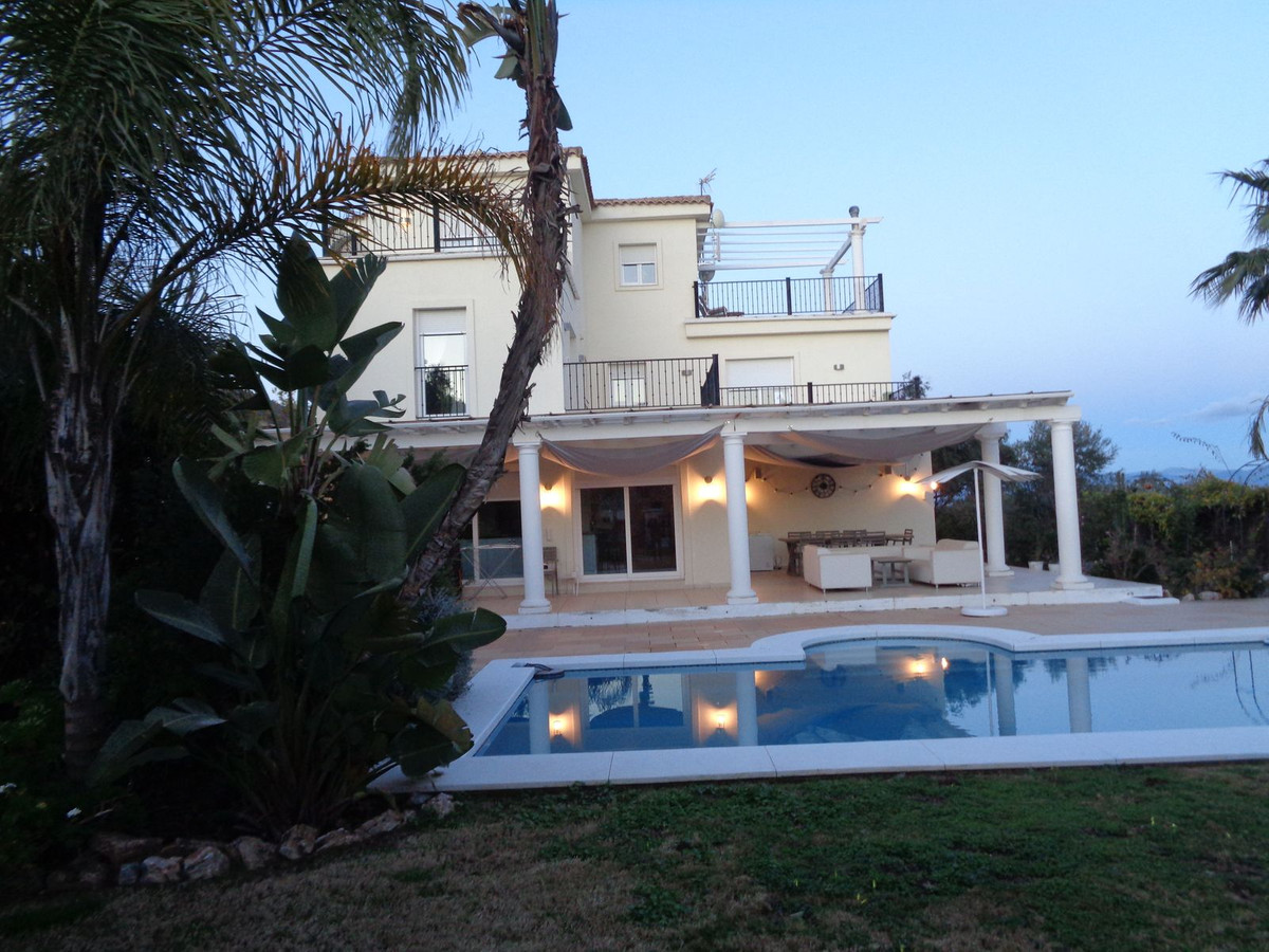 4 Bed Townhouse for sale in Alhaurín De La Torre Costa Del Sol, Málaga, Spain