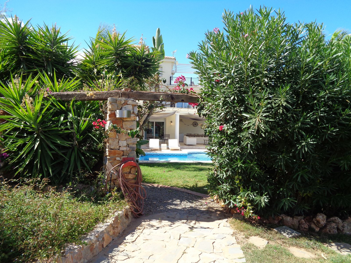 4 Bed Townhouse for sale in Alhaurín De La Torre Costa Del Sol, Málaga, Spain