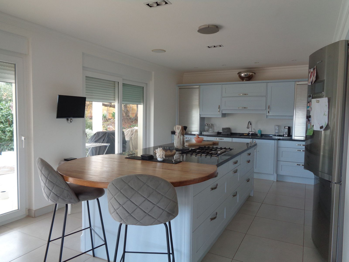 4 Bed Townhouse for sale in Alhaurín De La Torre Costa Del Sol, Málaga, Spain