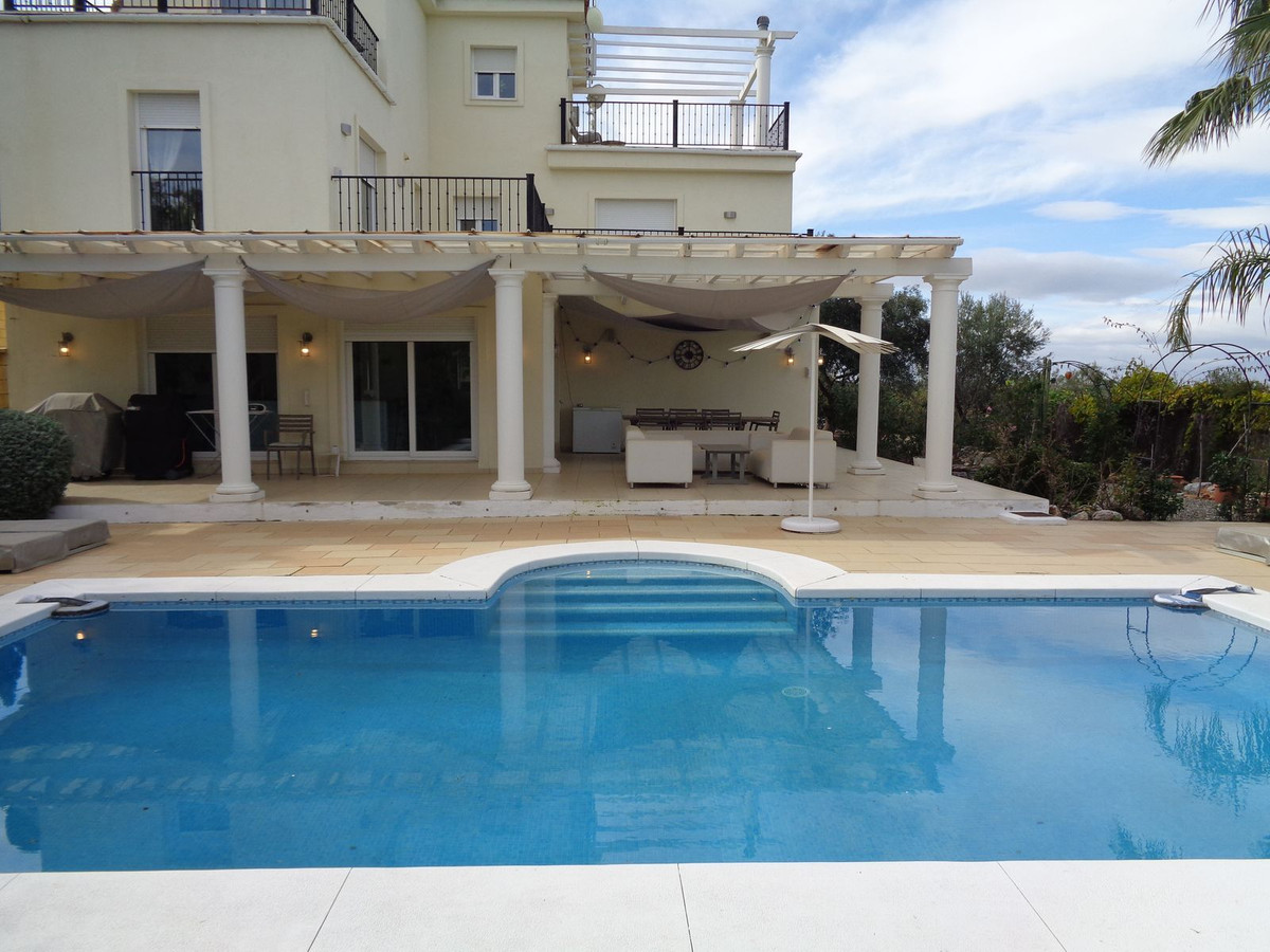 4 Bed Townhouse for sale in Alhaurín De La Torre Costa Del Sol, Málaga, Spain