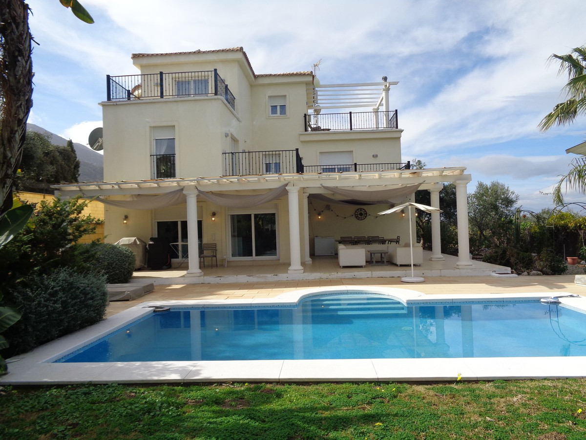 4 Bed Townhouse for sale in Alhaurín De La Torre Costa Del Sol, Málaga, Spain