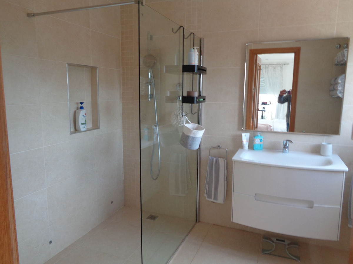 4 Bed Townhouse for sale in Alhaurín De La Torre Costa Del Sol, Málaga, Spain