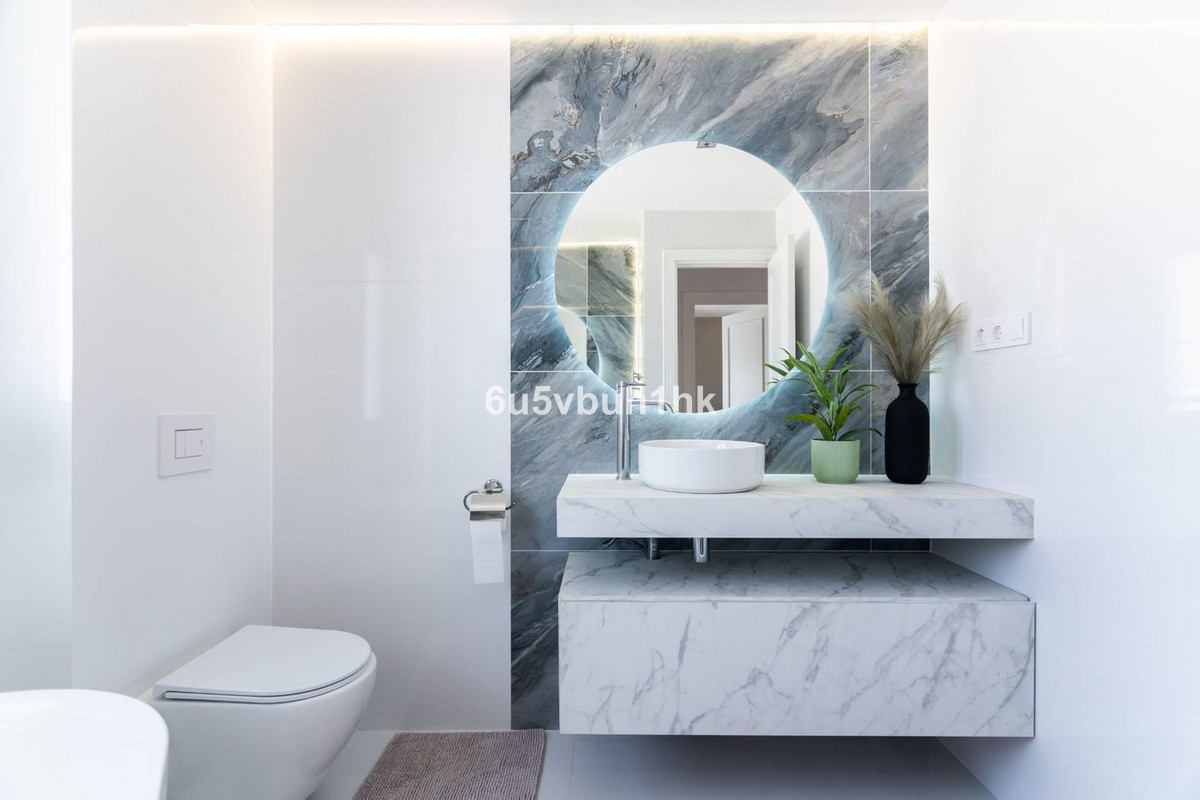 3 Bed Apartment for sale in El Paraiso Costa Del Sol, Málaga, Spain