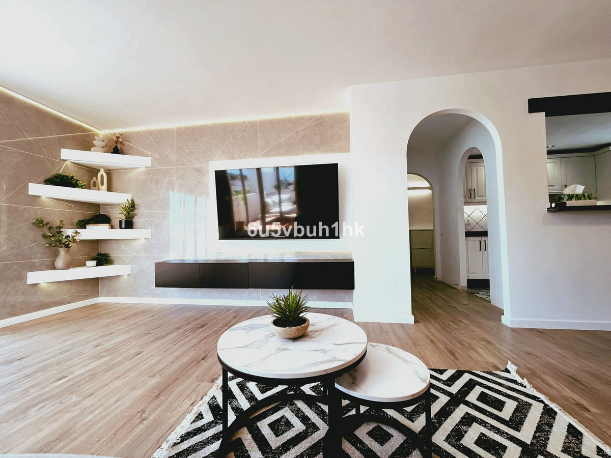 3 Bed Apartment for sale in El Paraiso Costa Del Sol, Málaga, Spain