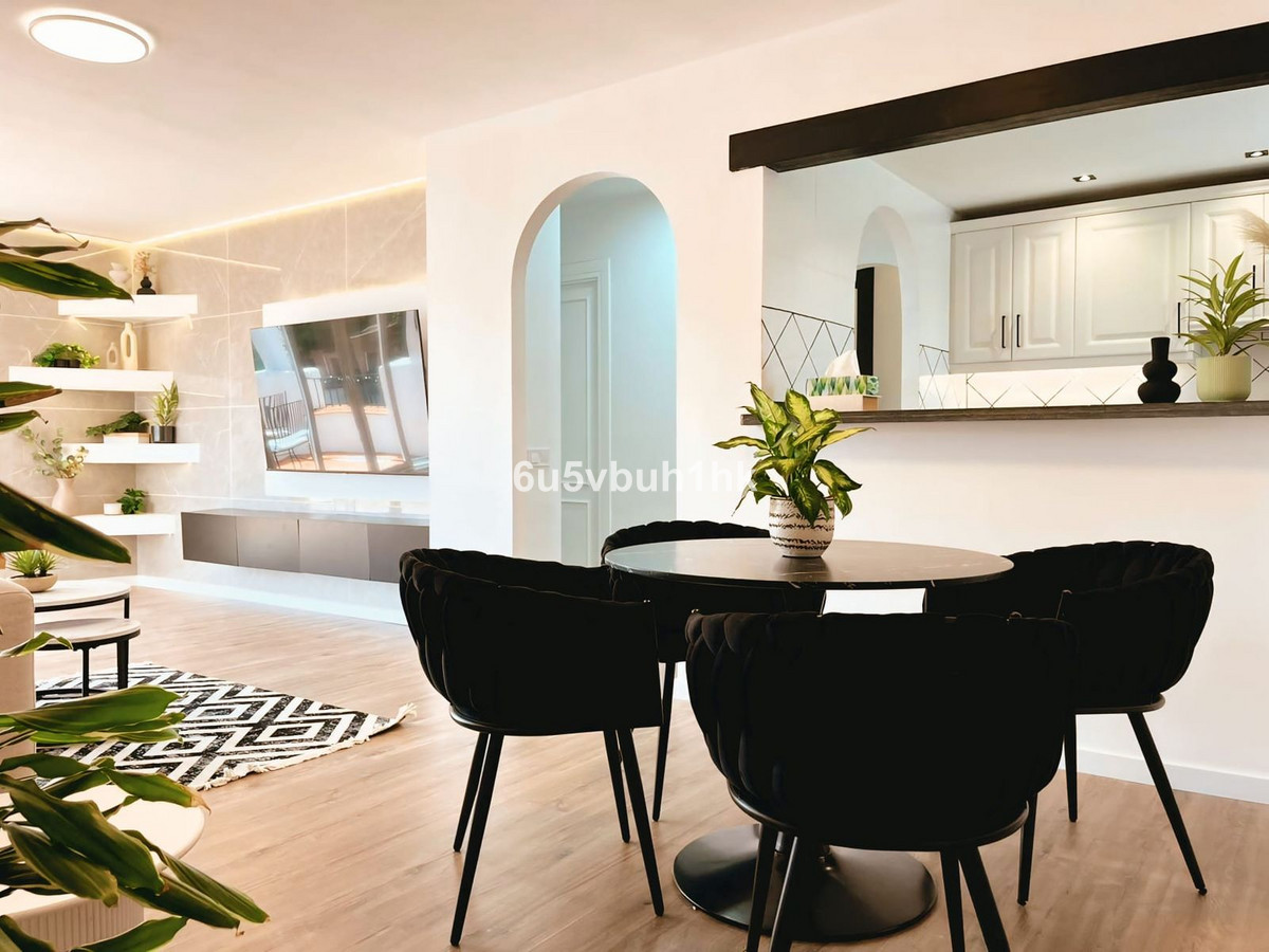 3 Bed Apartment for sale in El Paraiso Costa Del Sol, Málaga, Spain