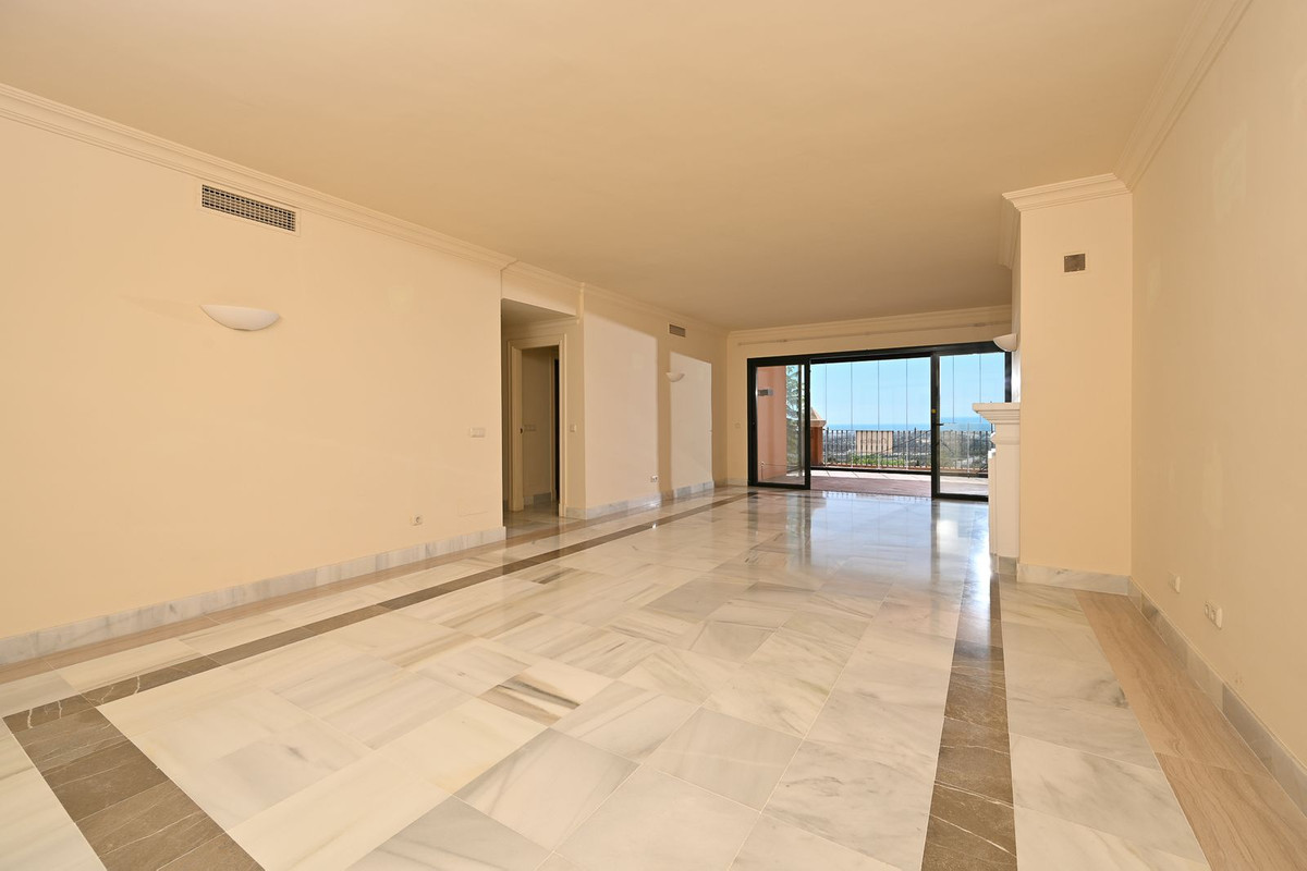 3 Bed Apartment for sale in Benahavís Costa Del Sol, Málaga, Spain