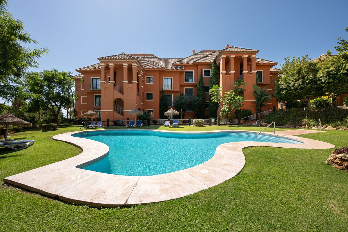 3 Bed Apartment for sale in Benahavís Costa Del Sol, Málaga, Spain