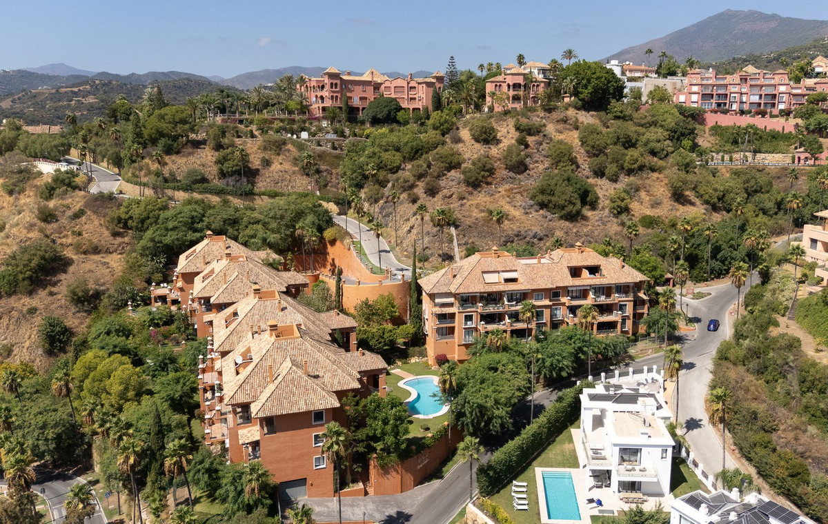 3 Bed Apartment for sale in Benahavís Costa Del Sol, Málaga, Spain