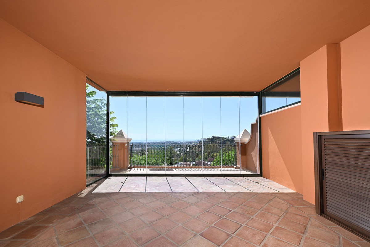 3 Bed Apartment for sale in Benahavís Costa Del Sol, Málaga, Spain