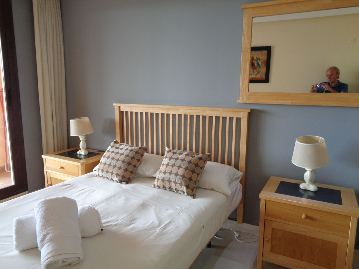 Se vende Apartamento Planta Media de 2 dormitorios en Costa Del Sol, Málaga, España