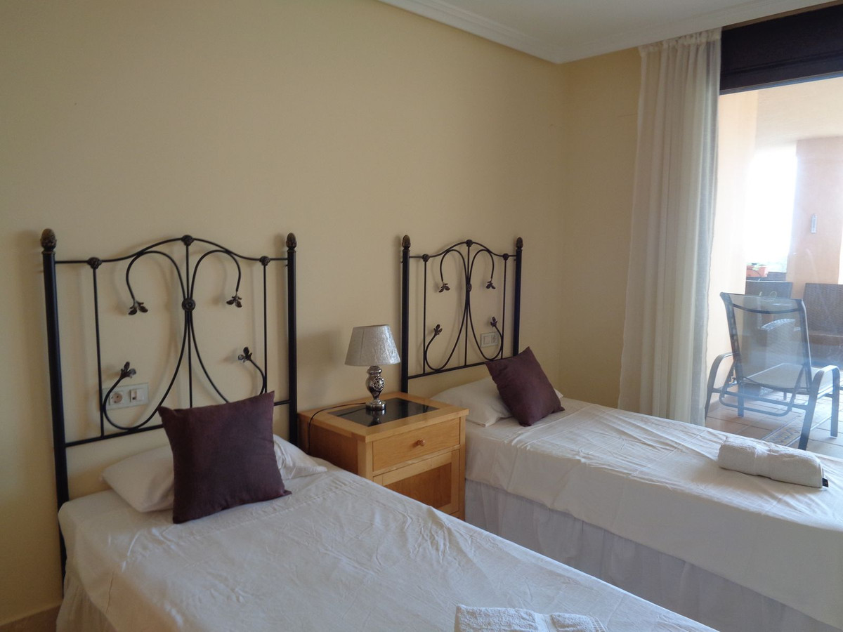 Se vende Apartamento Planta Media de 2 dormitorios en Costa Del Sol, Málaga, España