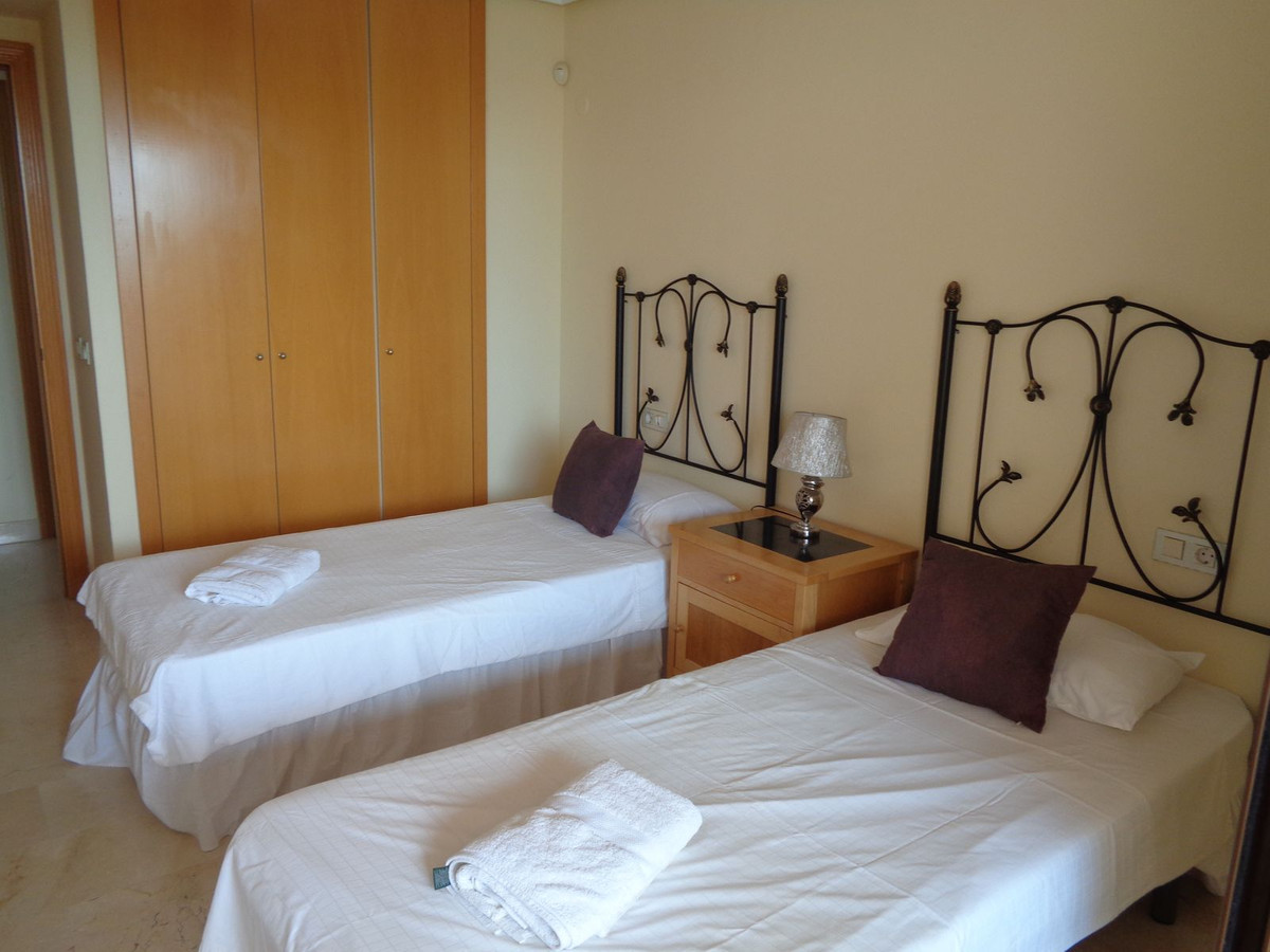 Se vende Apartamento Planta Media de 2 dormitorios en Costa Del Sol, Málaga, España