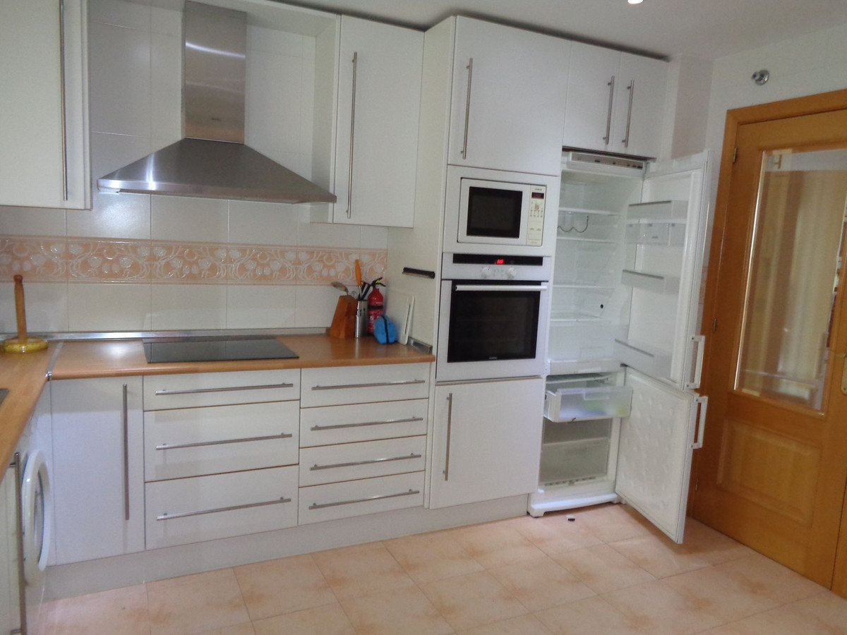 Se vende Apartamento Planta Media de 2 dormitorios en Costa Del Sol, Málaga, España