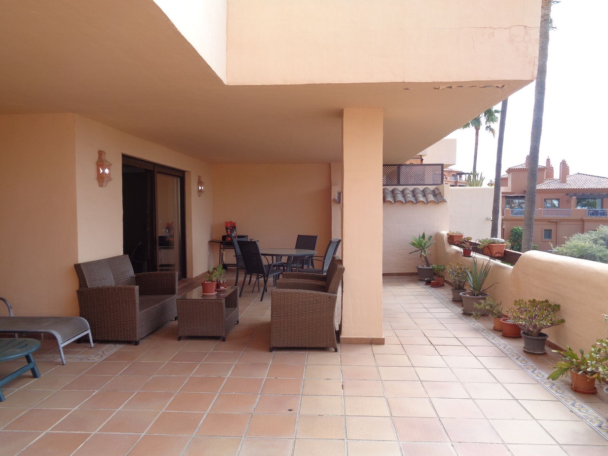 Se vende Apartamento Planta Media de 2 dormitorios en Costa Del Sol, Málaga, España