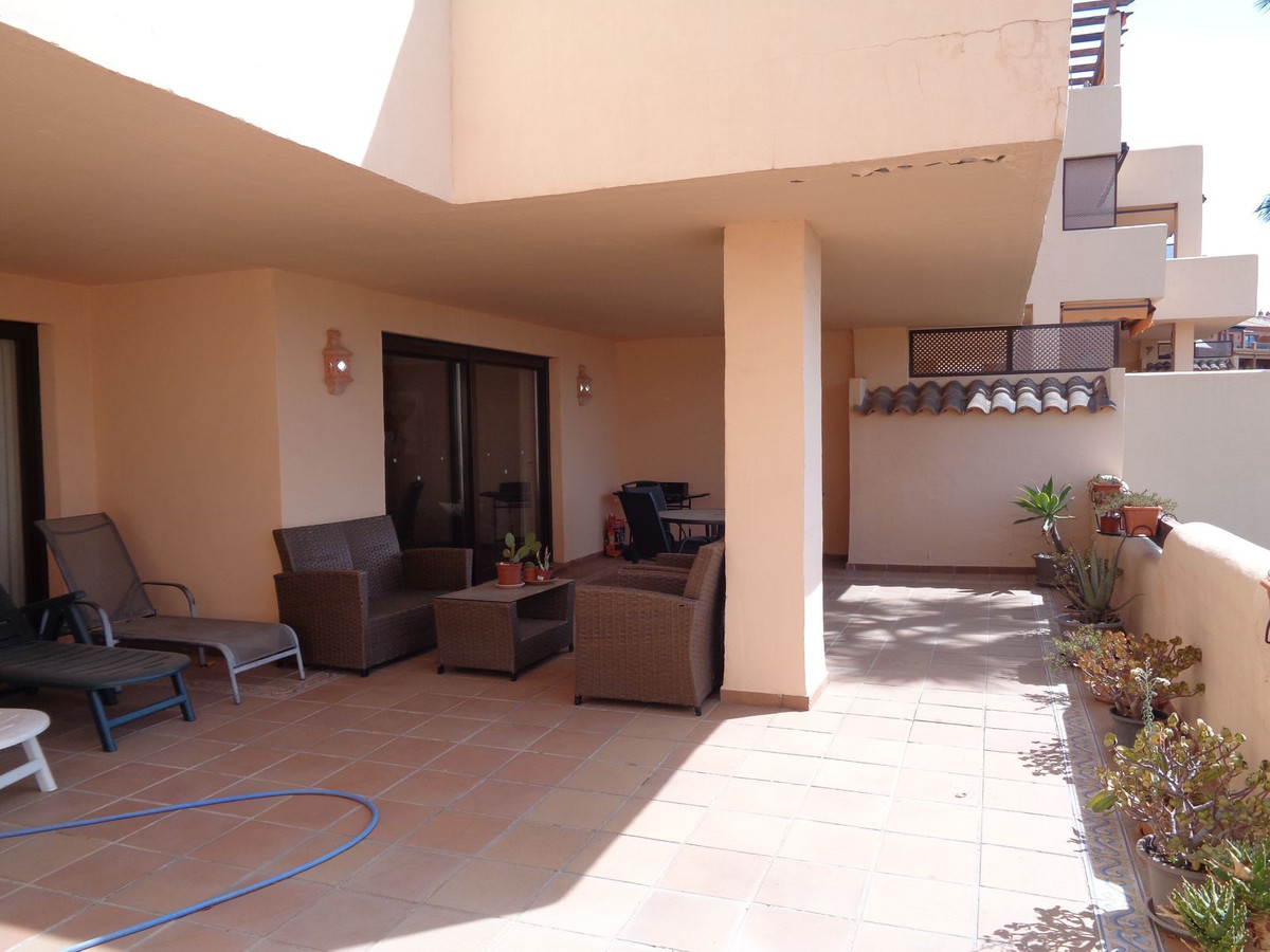 Se vende Apartamento Planta Media de 2 dormitorios en Costa Del Sol, Málaga, España