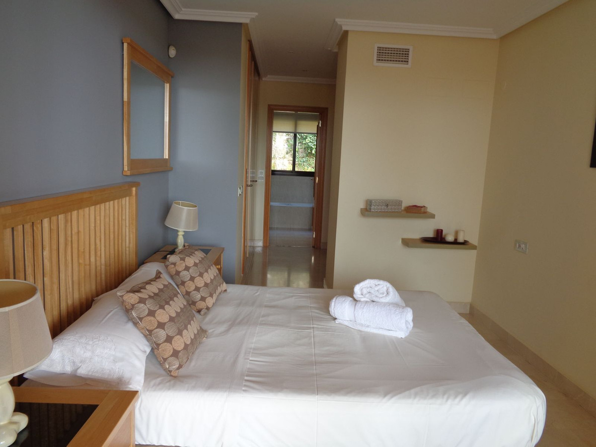 Se vende Apartamento Planta Media de 2 dormitorios en Costa Del Sol, Málaga, España