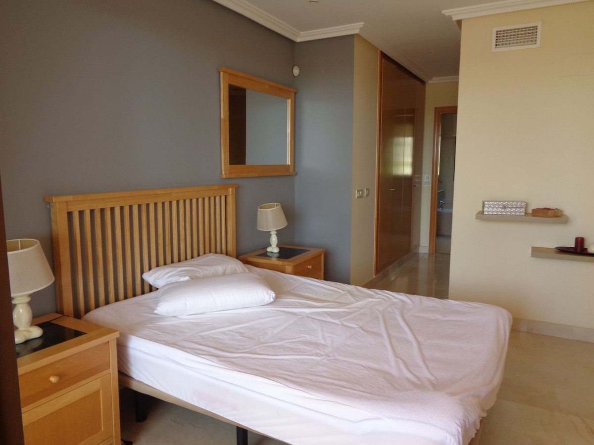 Se vende Apartamento Planta Media de 2 dormitorios en Costa Del Sol, Málaga, España
