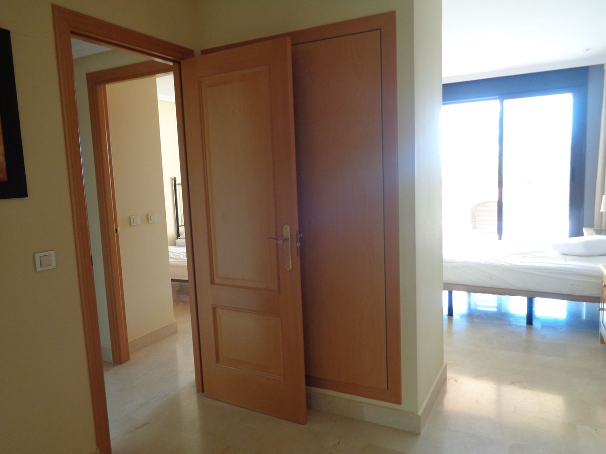 Se vende Apartamento Planta Media de 2 dormitorios en Costa Del Sol, Málaga, España