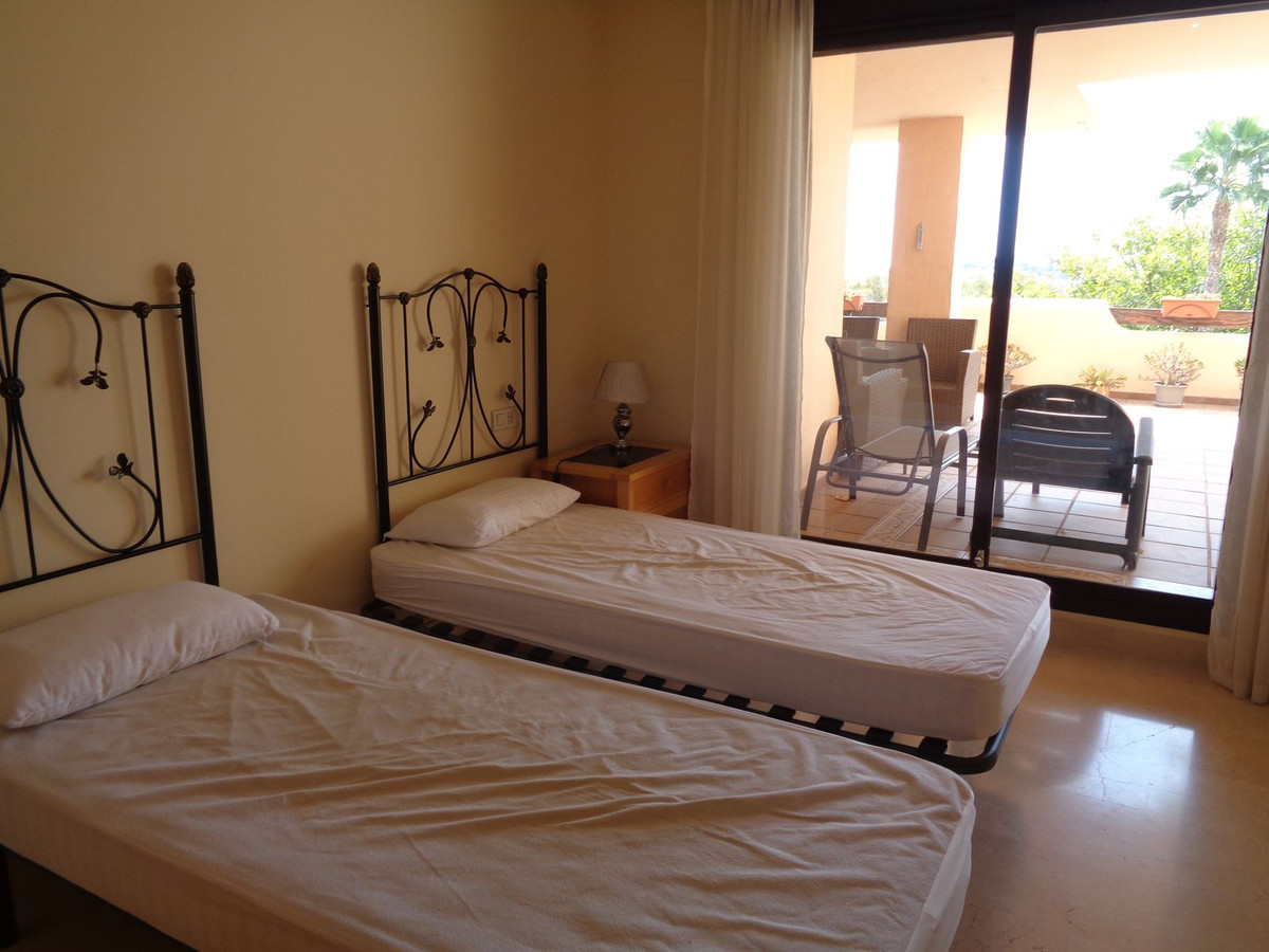 Se vende Apartamento Planta Media de 2 dormitorios en Costa Del Sol, Málaga, España
