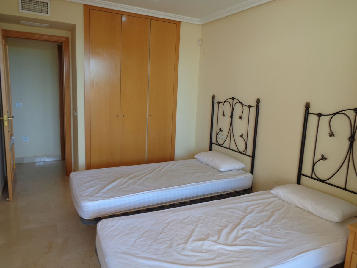 Se vende Apartamento Planta Media de 2 dormitorios en Costa Del Sol, Málaga, España