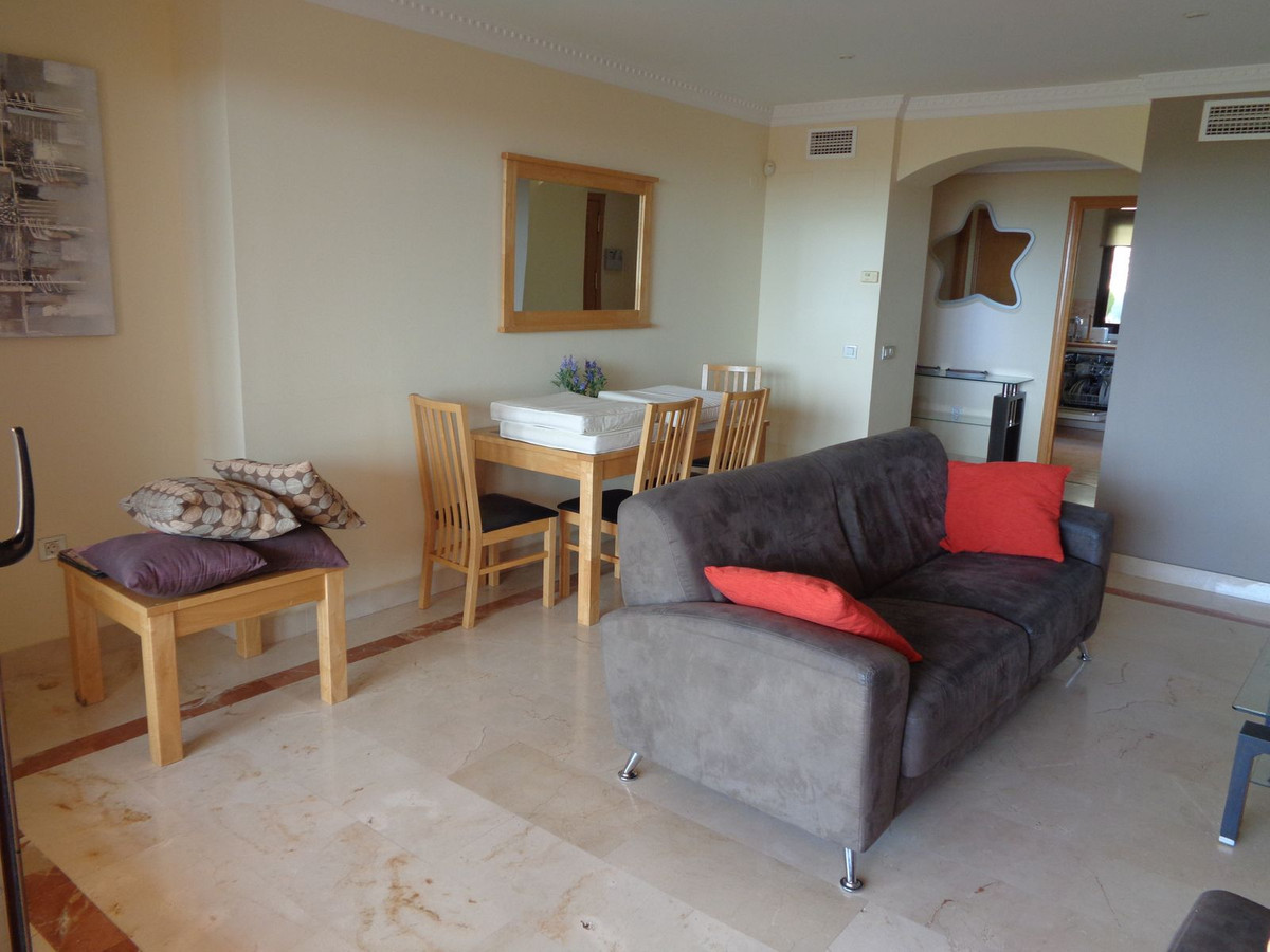 Se vende Apartamento Planta Media de 2 dormitorios en Costa Del Sol, Málaga, España