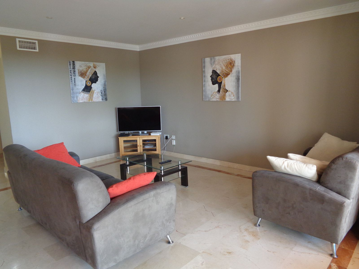 Se vende Apartamento Planta Media de 2 dormitorios en Costa Del Sol, Málaga, España