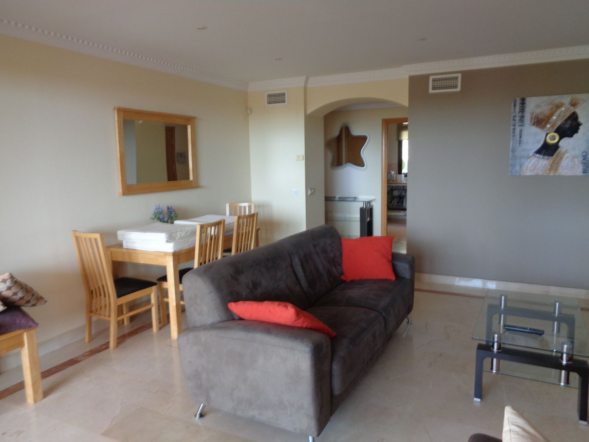 Se vende Apartamento Planta Media de 2 dormitorios en Costa Del Sol, Málaga, España