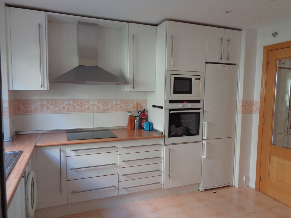 Se vende Apartamento Planta Media de 2 dormitorios en Costa Del Sol, Málaga, España