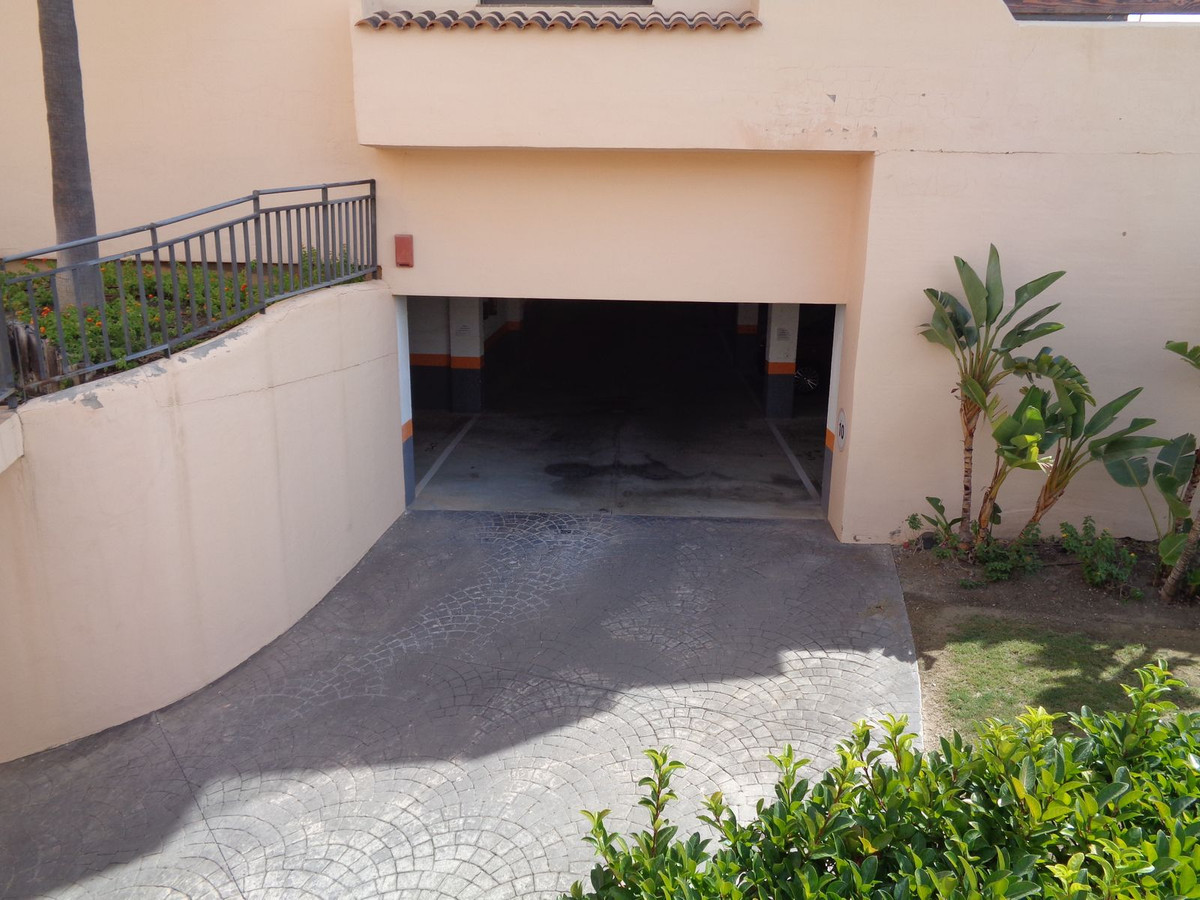 Se vende Apartamento Planta Media de 2 dormitorios en Costa Del Sol, Málaga, España