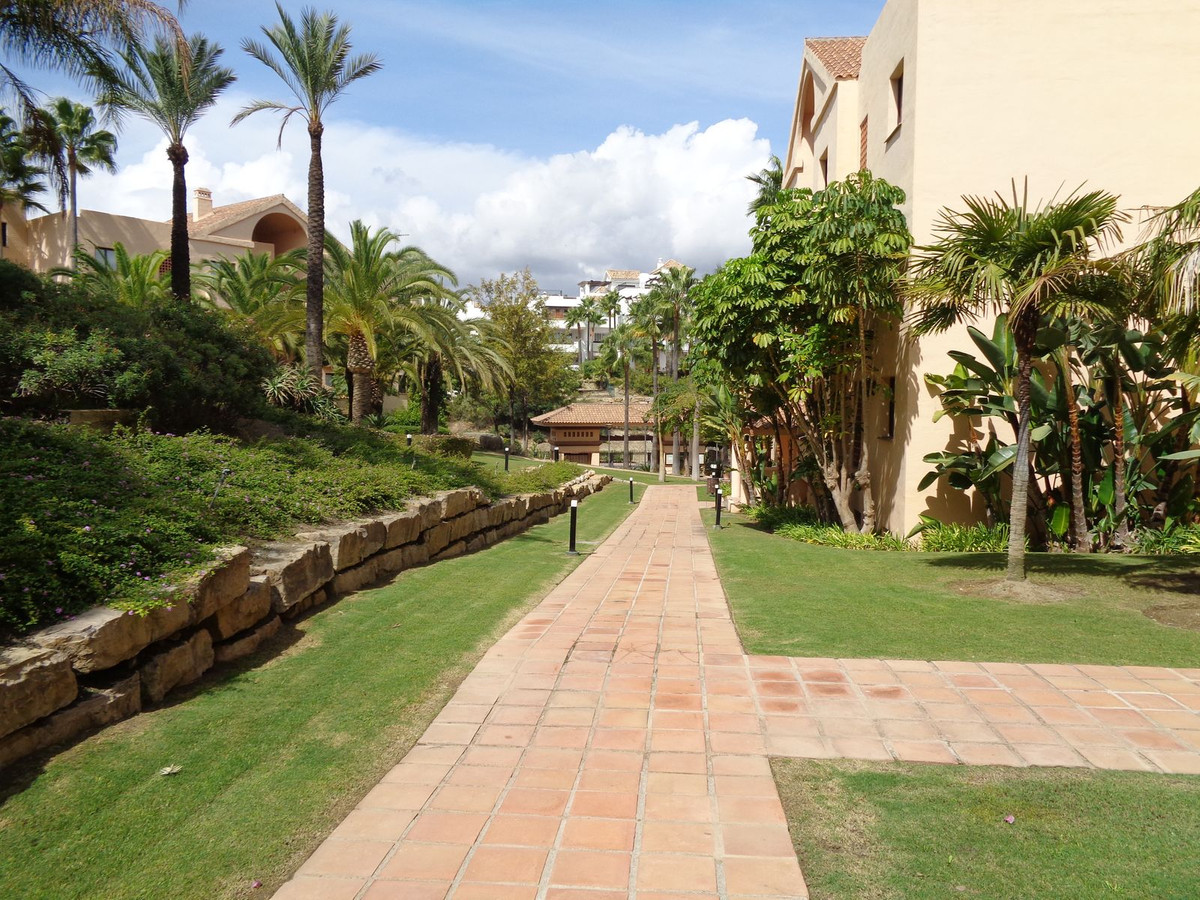 Se vende Apartamento Planta Media de 2 dormitorios en Costa Del Sol, Málaga, España
