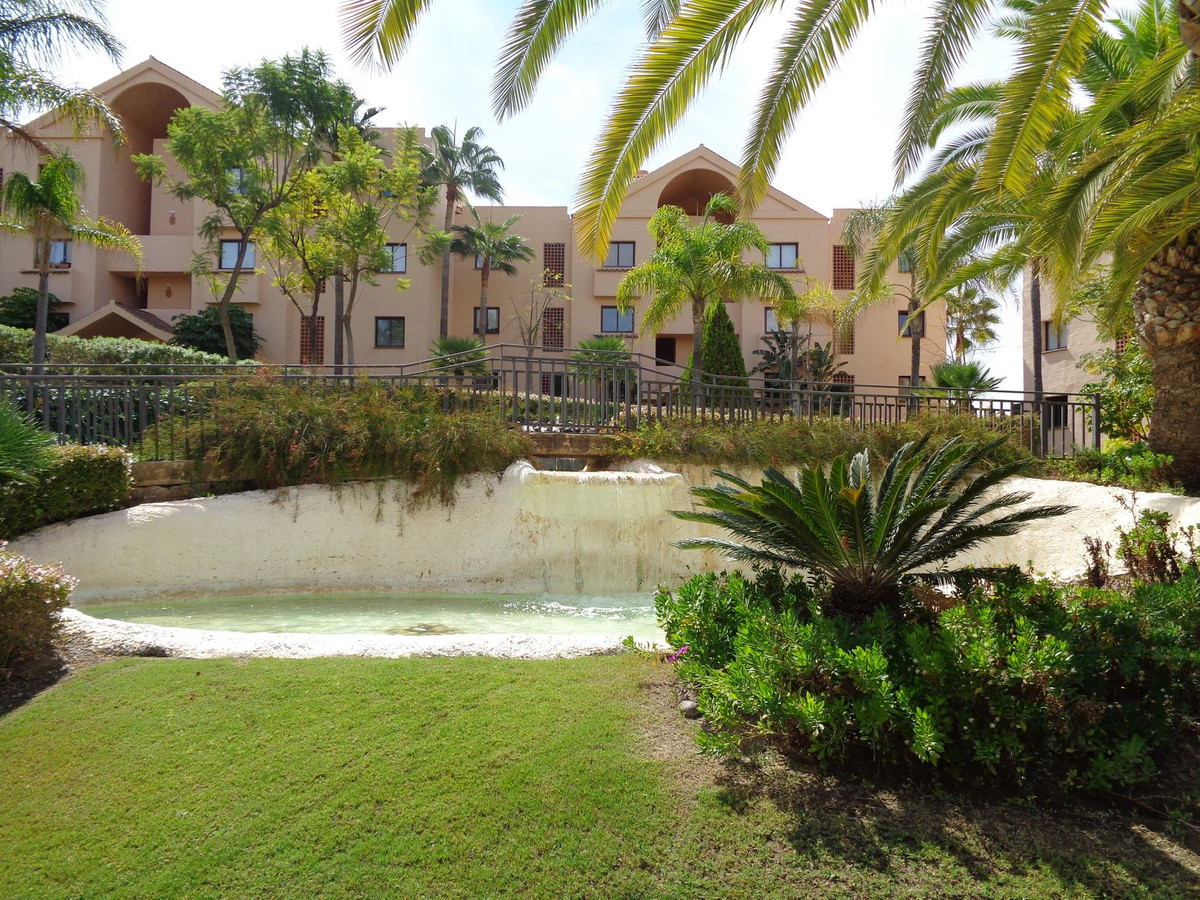Se vende Apartamento Planta Media de 2 dormitorios en Costa Del Sol, Málaga, España