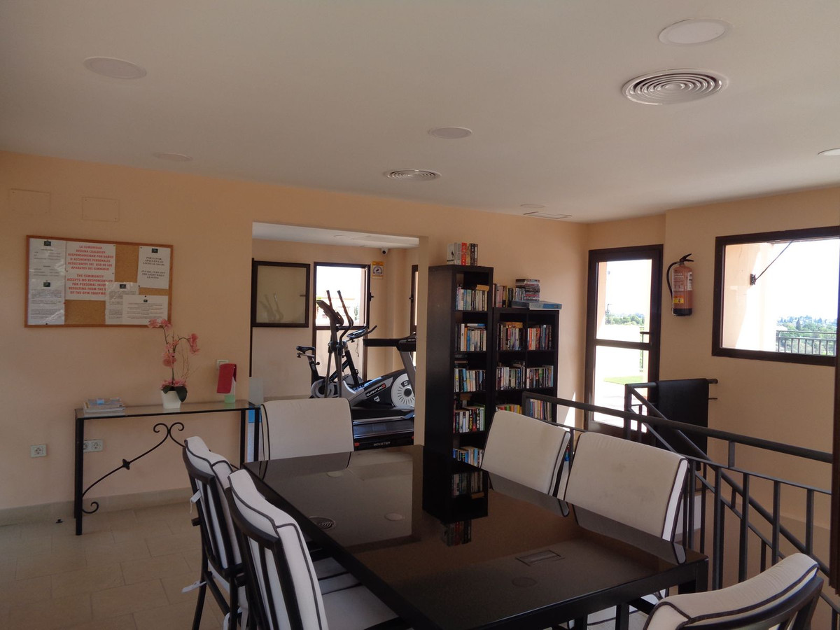 Se vende Apartamento Planta Media de 2 dormitorios en Costa Del Sol, Málaga, España