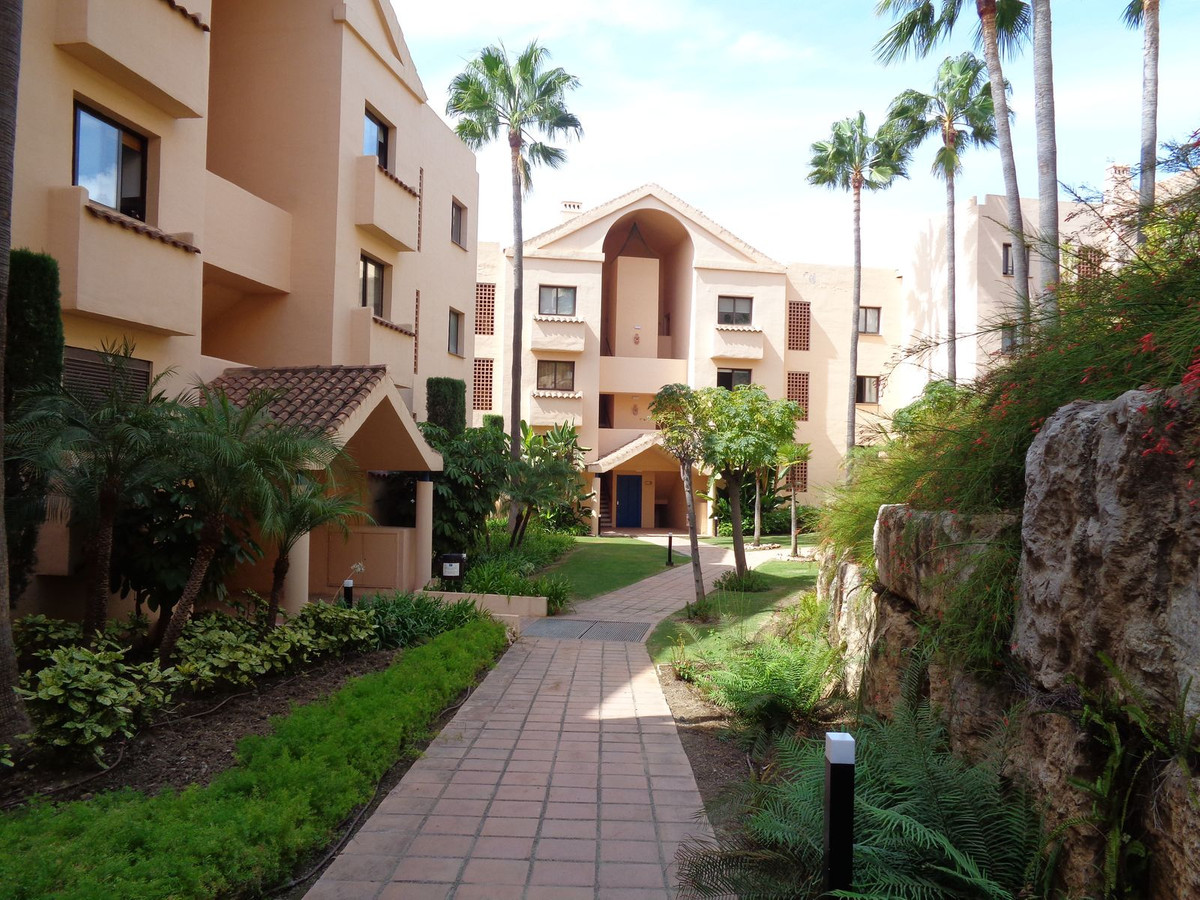 Se vende Apartamento Planta Media de 2 dormitorios en Costa Del Sol, Málaga, España