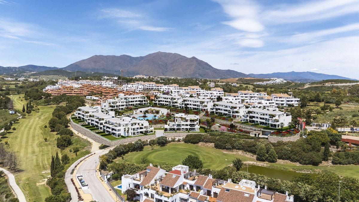 2 Bed Apartment for sale in Casares Costa Del Sol, Málaga, Spain