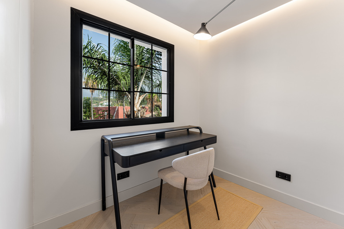 4 Bed Apartment for sale in La Quinta Costa Del Sol, Málaga, Spain