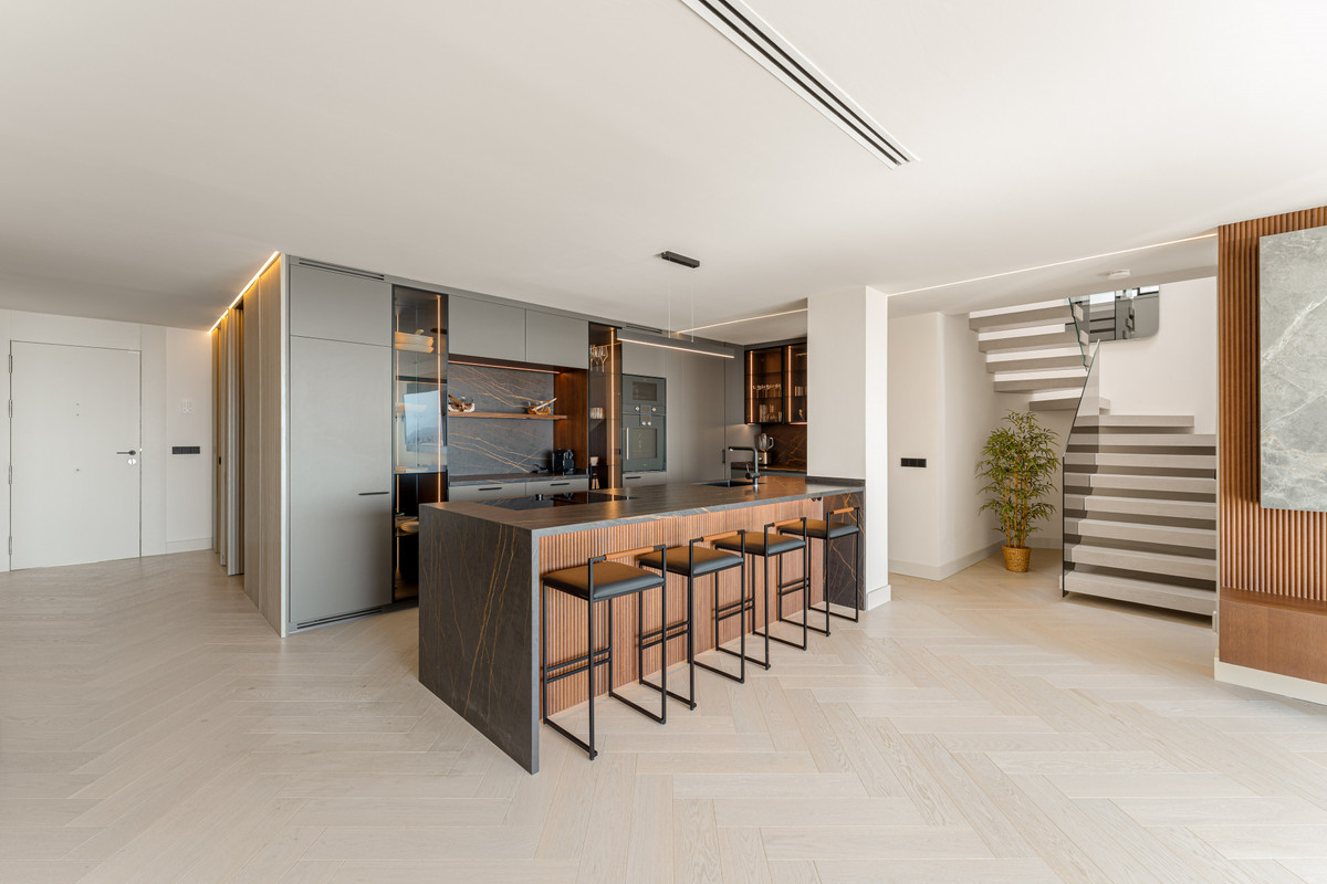 4 Bed Apartment for sale in La Quinta Costa Del Sol, Málaga, Spain