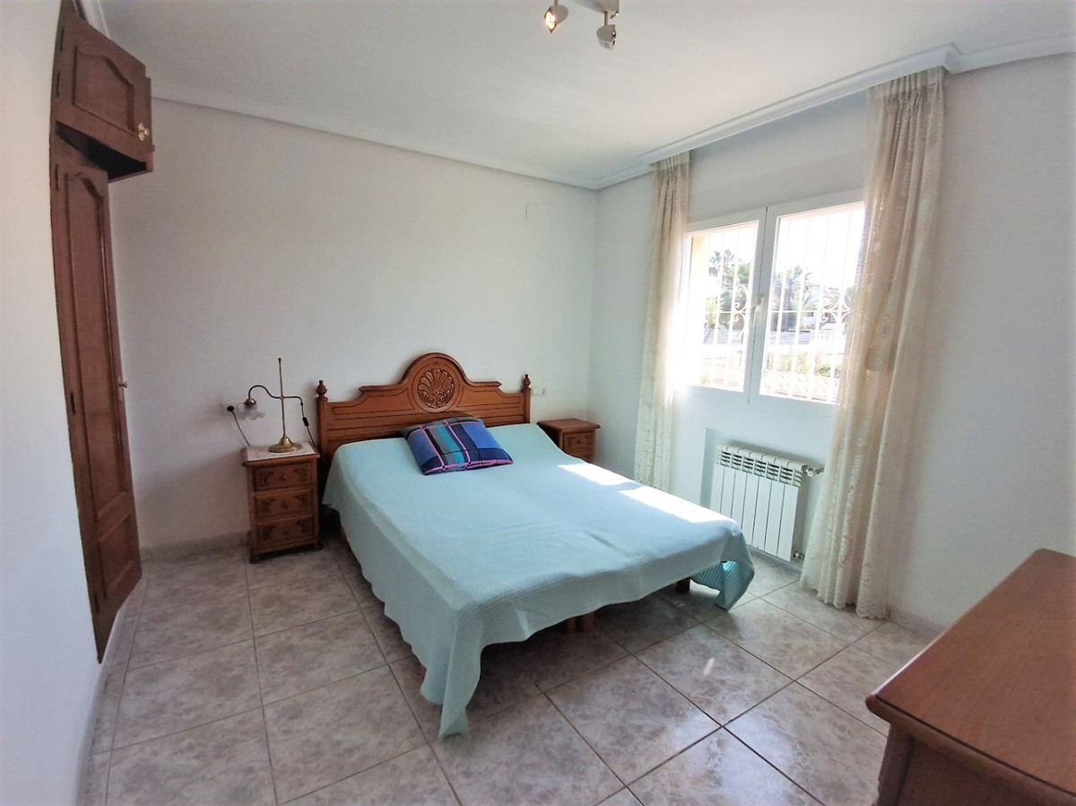 Se vende Villa - Chalet de 3 dormitorios en Costa Blanca, Alicante, España