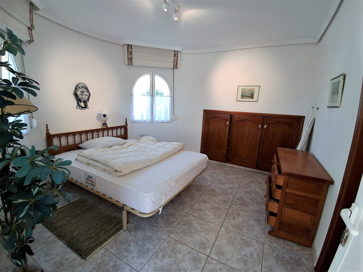 Se vende Villa - Chalet de 3 dormitorios en Costa Blanca, Alicante, España