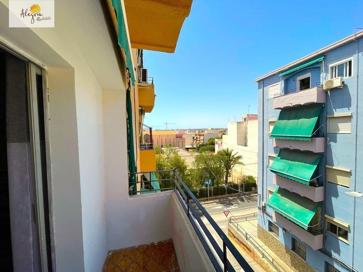 Se vende Apartamento Planta Media de 3 dormitorios en Costa Blanca, Alicante, España