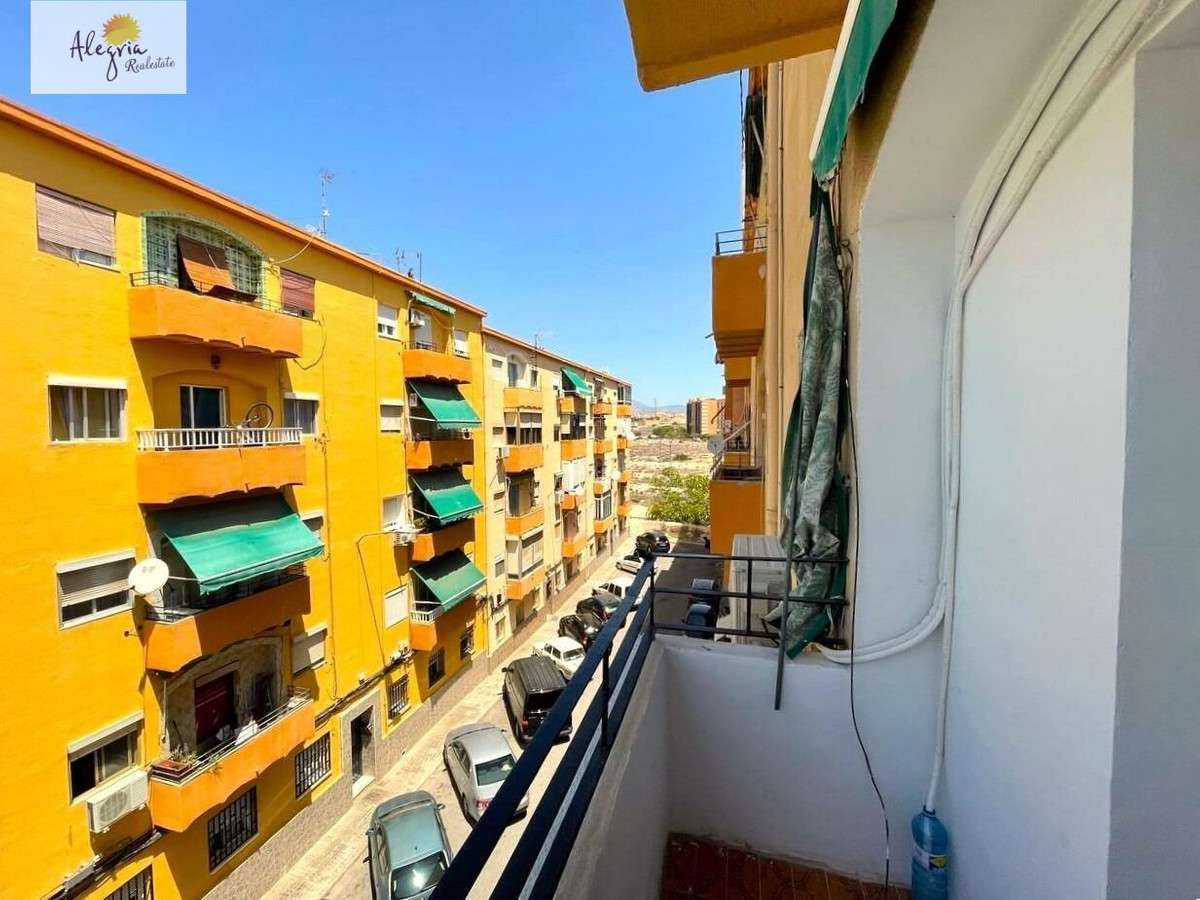 Se vende Apartamento Planta Media de 3 dormitorios en Costa Blanca, Alicante, España