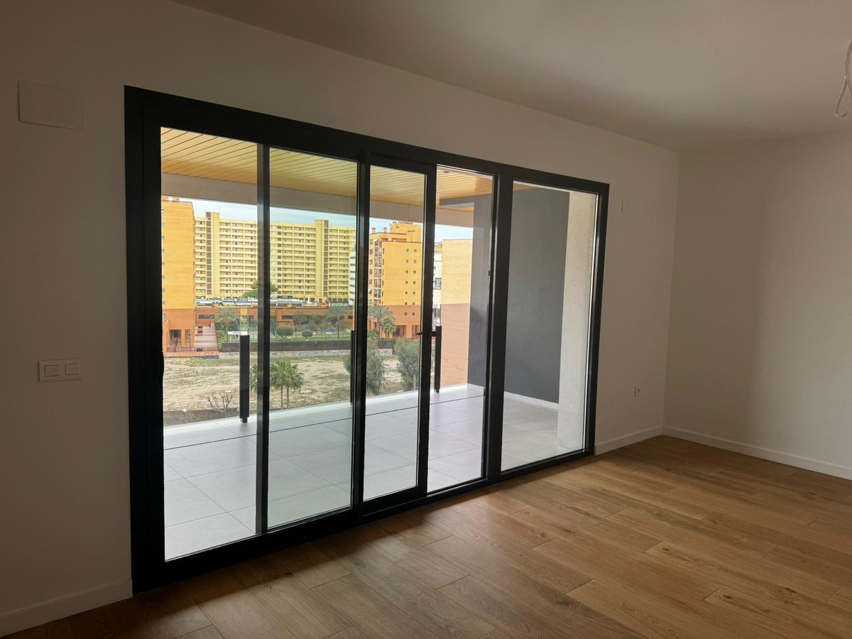 Se vende Apartamento Planta Media de 2 dormitorios en Costa Blanca, Alicante, España