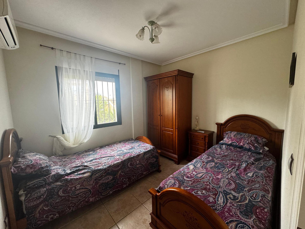 Se vende Bungalow de 4 dormitorios en Costa Blanca, Alicante, España