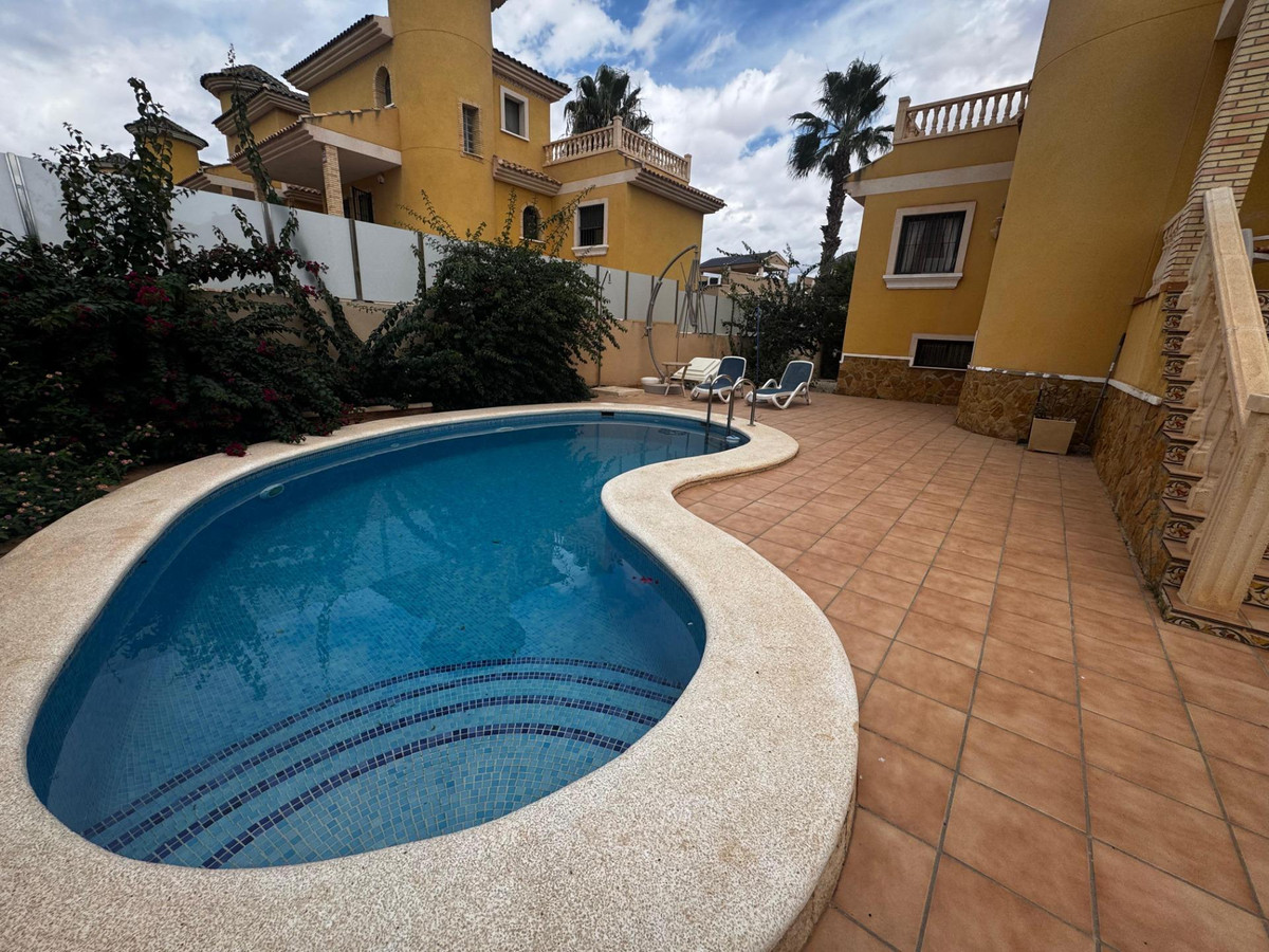 Se vende Bungalow de 4 dormitorios en Costa Blanca, Alicante, España