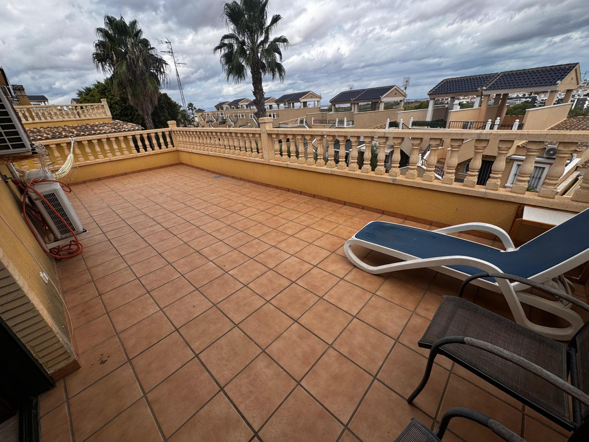 Se vende Bungalow de 4 dormitorios en Costa Blanca, Alicante, España